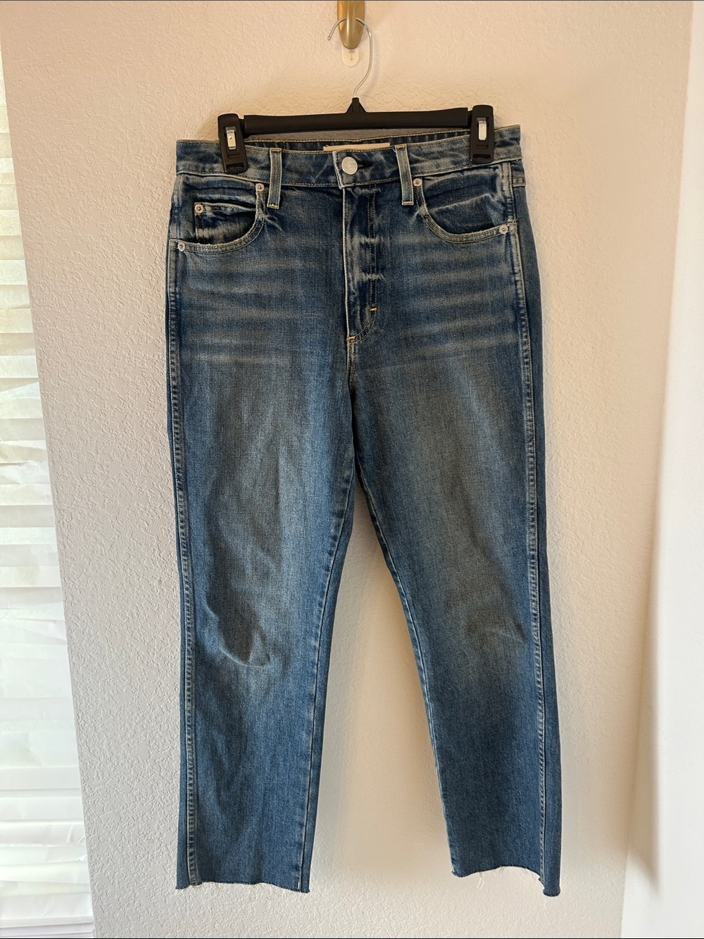 AMO High-Rise Cropped Straight Jeans in Medium Blue Wash
